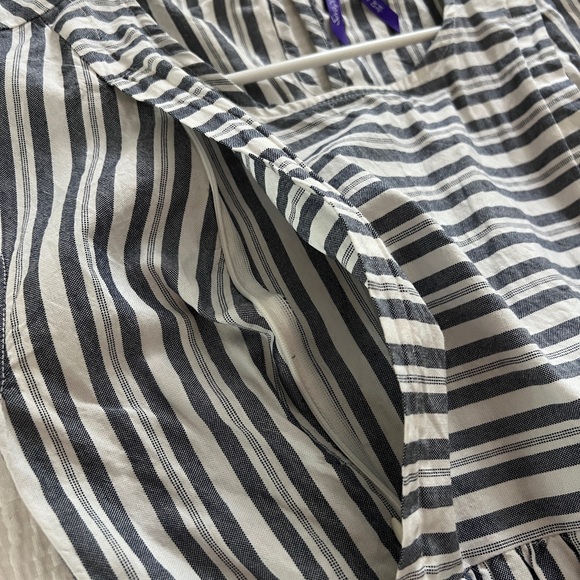 Seraphine Striped Nursing Blouse with Hidden Zippers - Picture 5 of 7